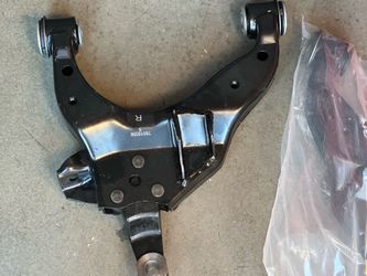 96 - 02  Toyota 4runner lower control arms