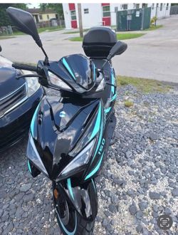 Scooter.    150 CC
