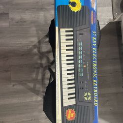 37 Key Electric Keyboard