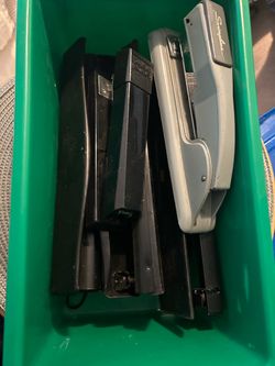 Staplers & hole punches