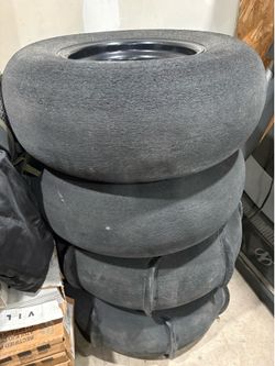 Paddle tires and wheels for a Yamaha YXz 1000R