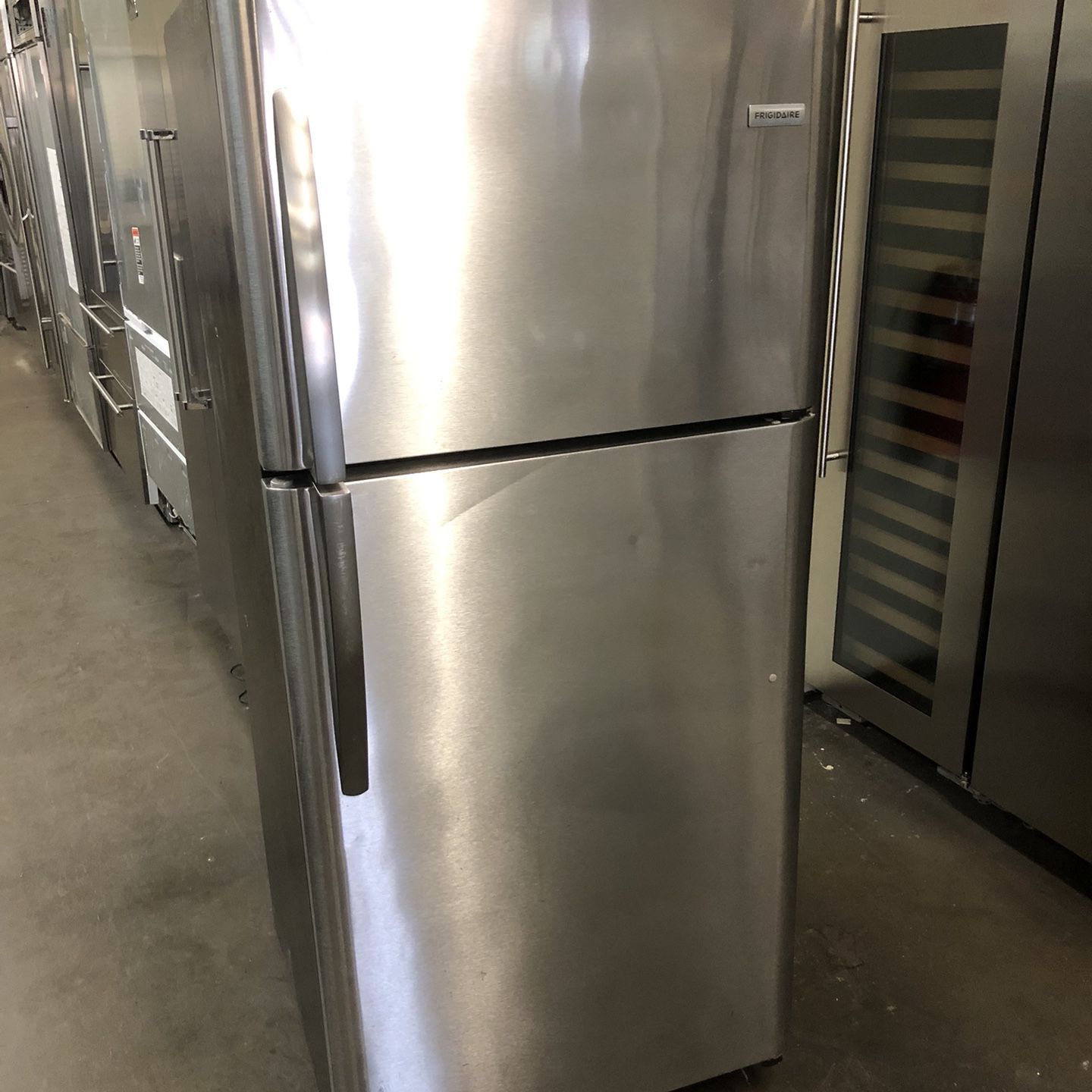 Frigidaire 20 Cu Ft Stainless Steel Apartment Size Refrigerator 