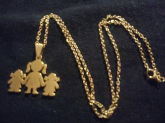 FAMILY PENDANT WITH CHAIN, STAINLESS STEEL WITH GOLD BATH, CERTIFIED QUALITY (does not stain)