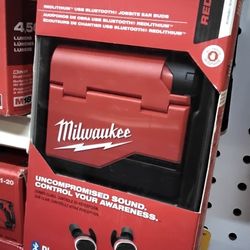 MILWAUKEE REDLITHIUM USB BLUETOOTH JOBSITE EAR BUDS