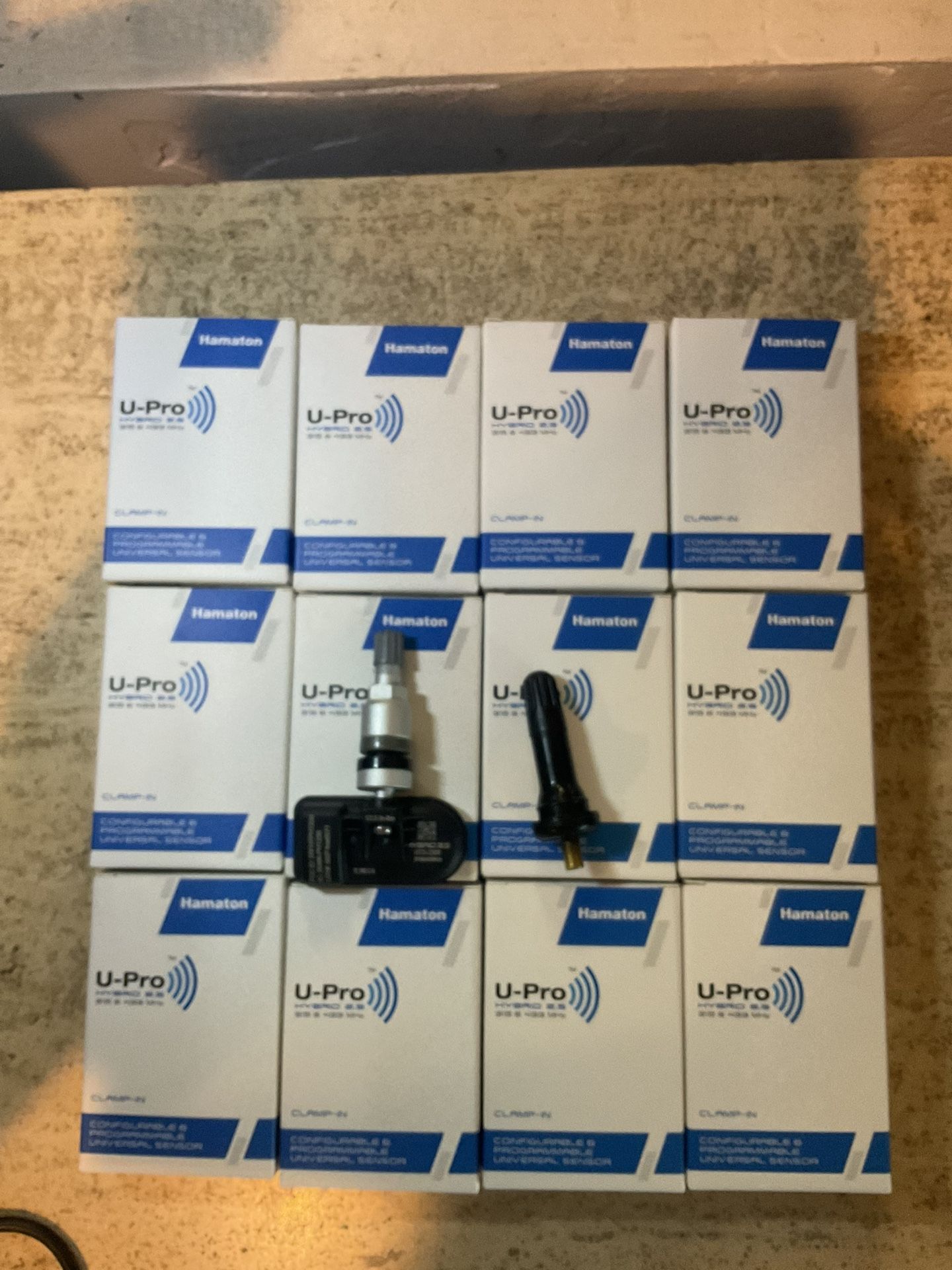 TIRE PRESSURE SENSOR. BRAND NEW FOR ALL VEHICLES