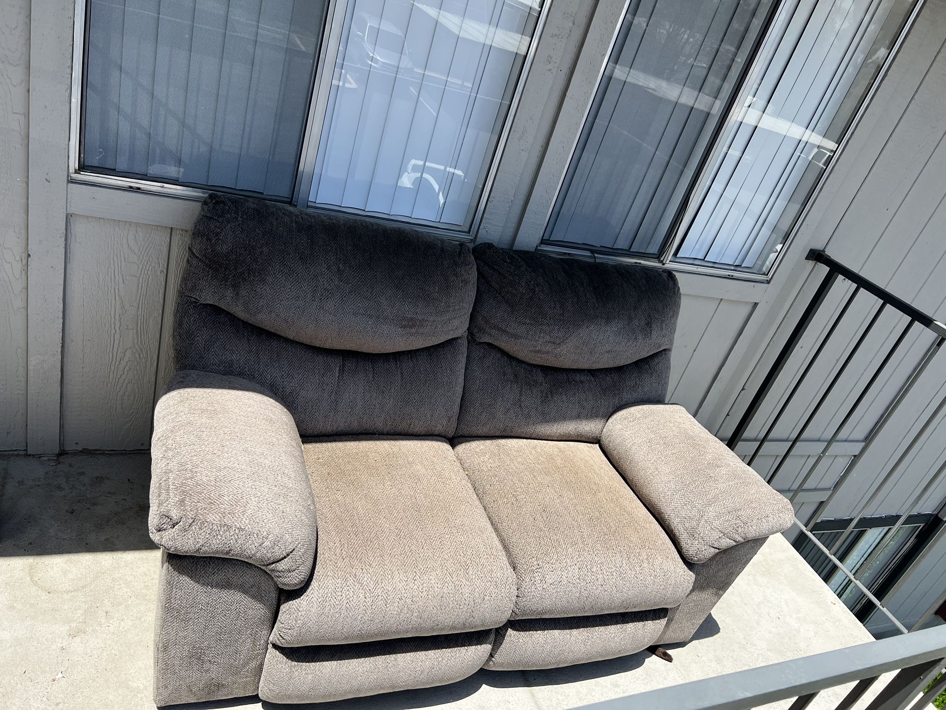 Recline Couch FOR CHEAP 
