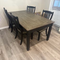 Dining Table With 4 Chairs