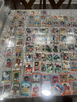 1970-80 Topps 250 Football cards Make offer  19 cards 1970 15 cards 1971 mixed years i. the 9 pages and checklists final 1980 topps cards only
