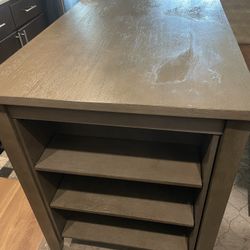 Great Price Table And 4 Stools