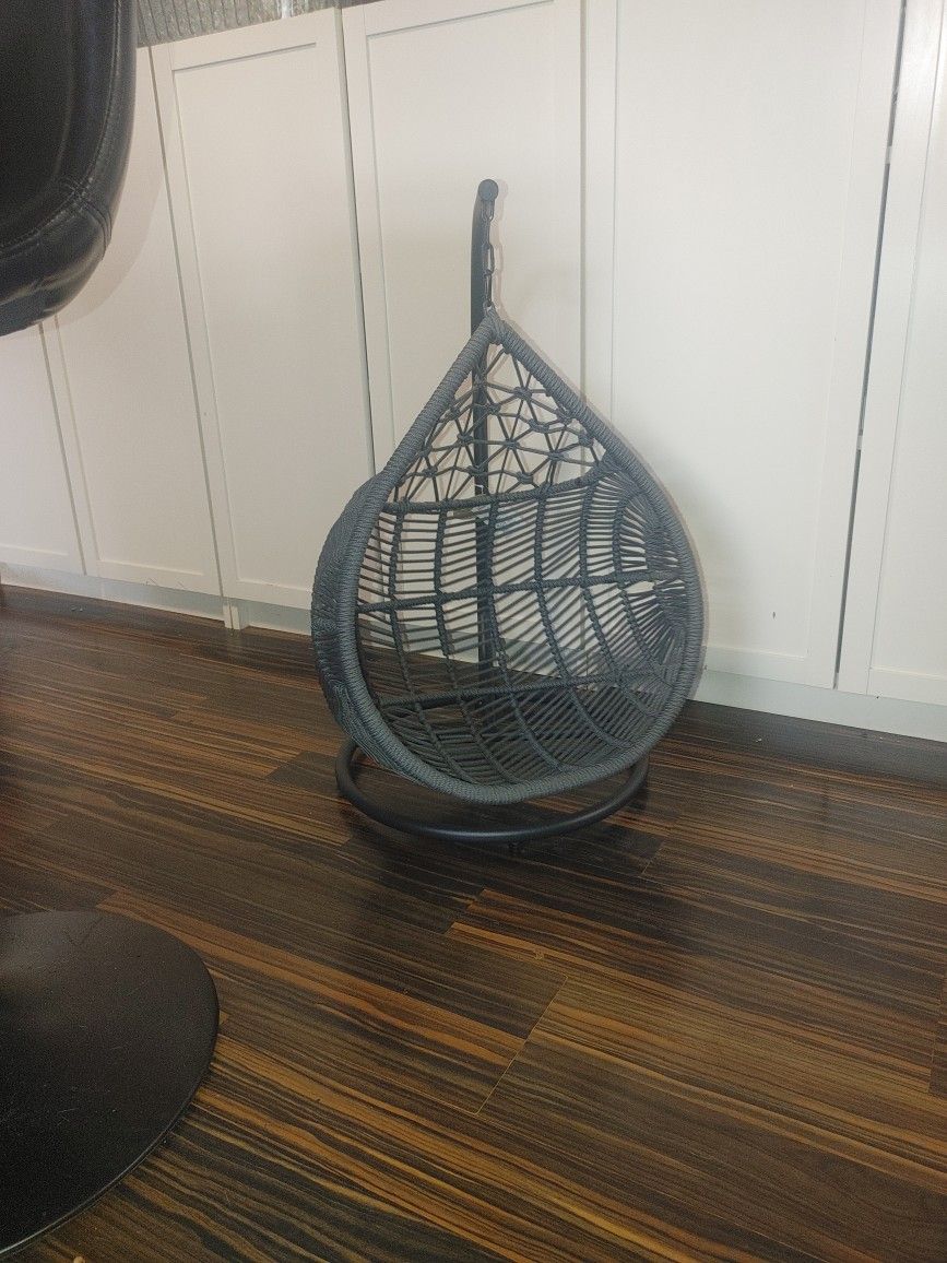 Pet Furniture Swing Chair. Egg Chair For Cats! New W Tags NWT