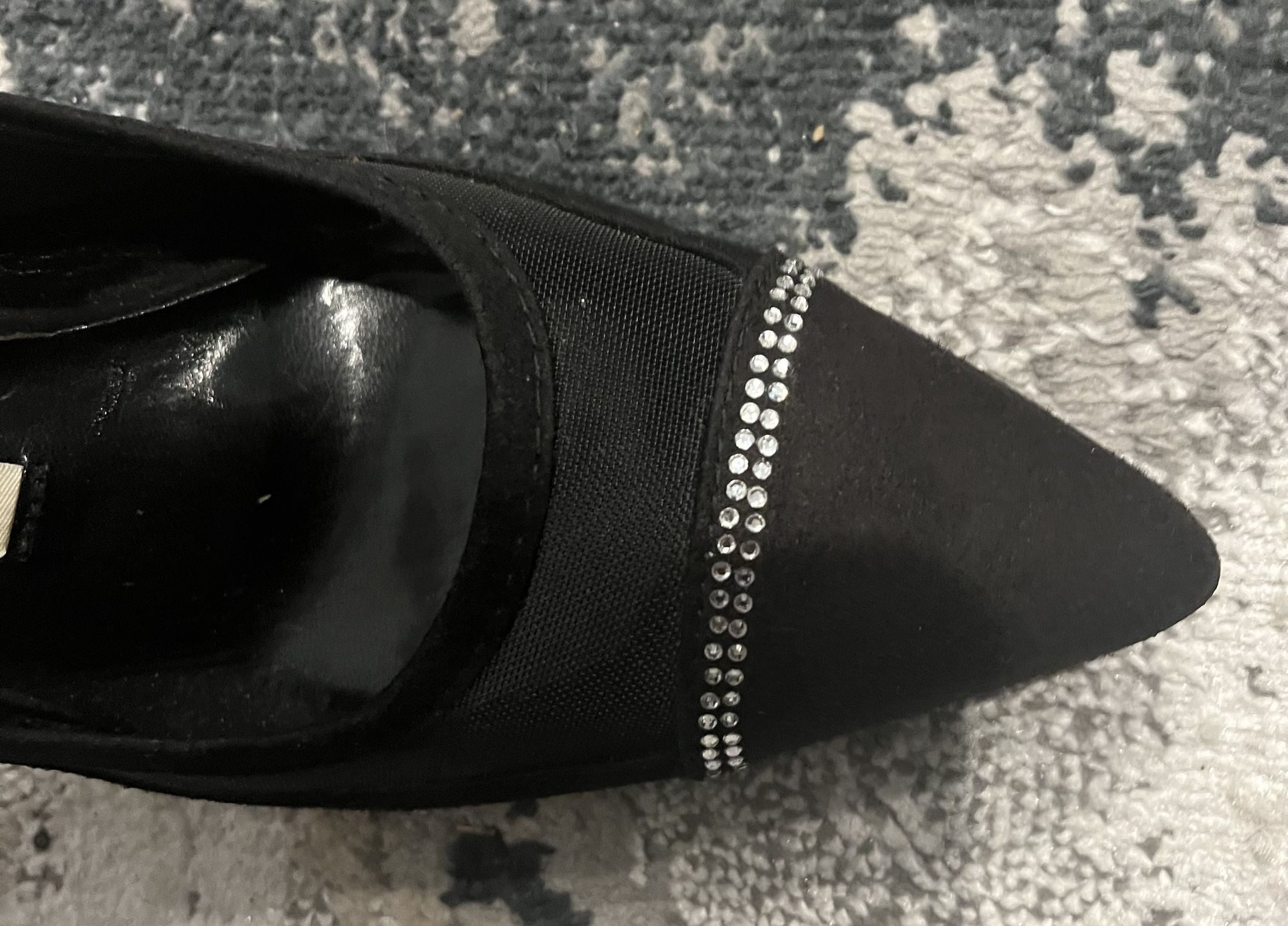Dana Buchman Heels
