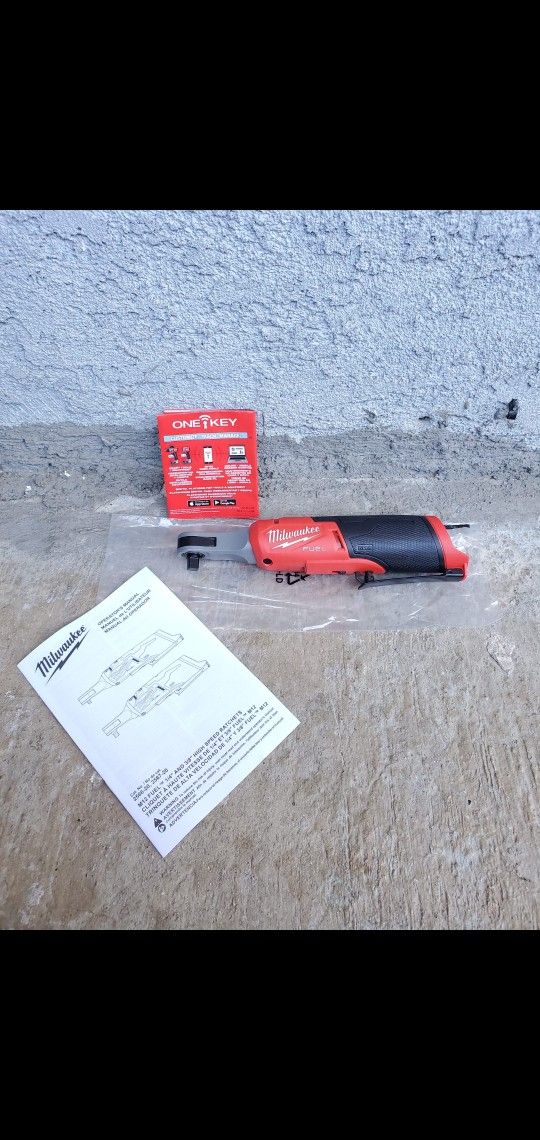 Milwaukee 3/8" Ratchet Brushless Fuel M12