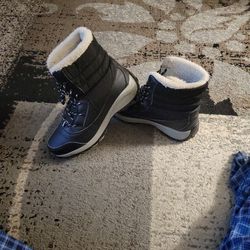 Snow Boots Womens Size 9