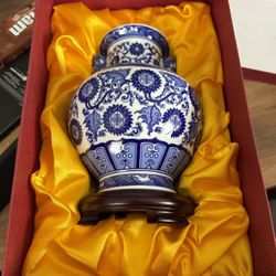 10” China Porcelain Blue And White Peony Double Ear Vase Very Rare