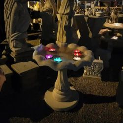 Concrete  Birdbath / Cement Backyard Garden Outdoor Birdbath or Planter Pot