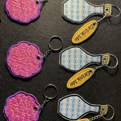 Alice in wonderland keychains!