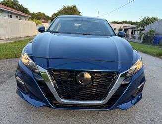 2017 Nissan Maximal