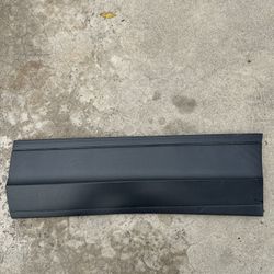 2018-2020 VOLKSWAGEN TIGUAN S REAR LEFT DRIVER SIDE DOOR LOWER MOLDING OEM
