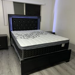 Queen bed frame with led lights/ Mattress Included.       Cama Queen con Luz led Colchon Incluido 