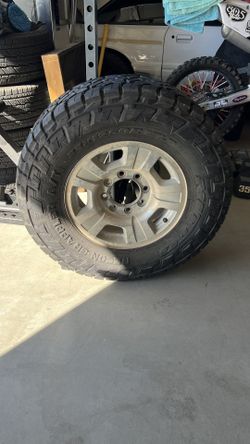 Nitto Recon Traveler 33x12.5x17