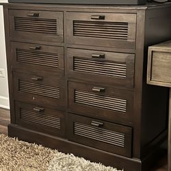 Wood Dresser With 8 Drawers 