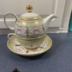 Vintage Sorelle Fine Porcelain Tea For One W/Saucer