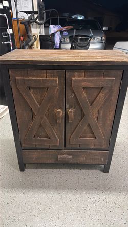 Small cabinet/ shelf