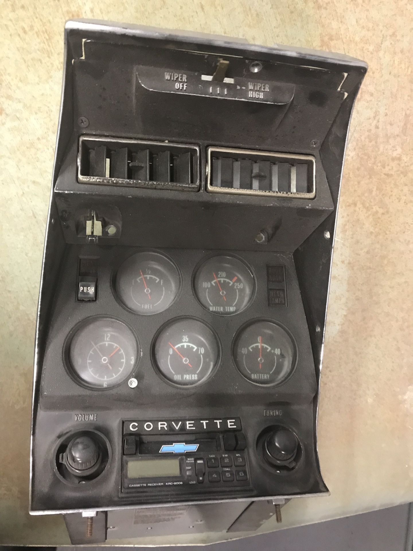 C3 dash center 68-72 corvettes