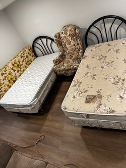 Free twin beds!
