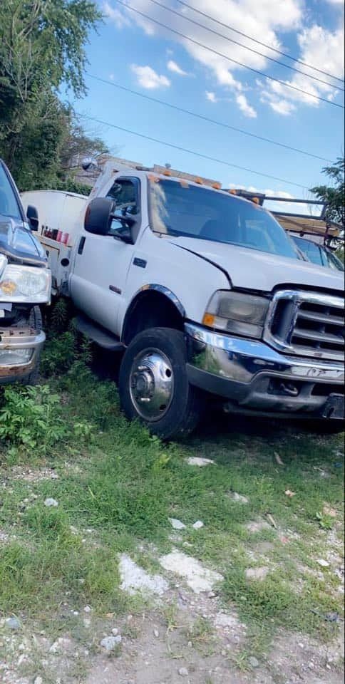 2004 ford f450 tow truck in search of an engine for it 6.0 power stroke