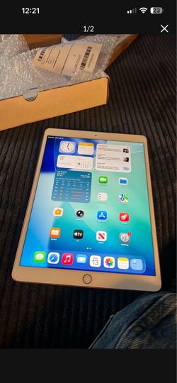 Apple iPad Air 3 iOS 26 10.5”. Case/Charger WiFi +Cellular  - free earbuds