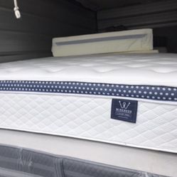 Like New King Demo Model Wink Pillow Top-King Tempur-Pedic Elite-Tv Stand/Media Center