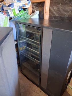Mitsubishi Stereo System  With Cabinet   and speakers