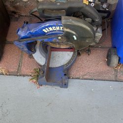 Bench saw