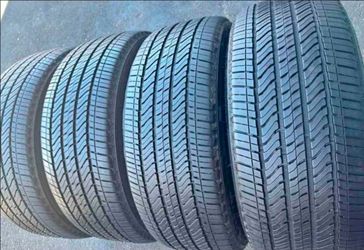 265 60 18 Goodyear tires Con 80% de Vida Las 4