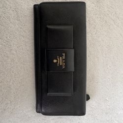Preloved Prada Black Saffiano Leather Wallet 