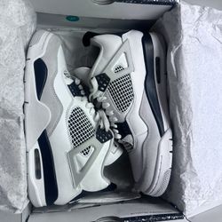 Jordan 4  Military  Black Retro 