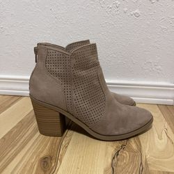 Size 7 Heeled Booties 