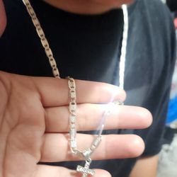 Man's real silver neckles never used