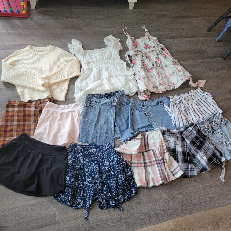 Junior Girl Clothes Size Small Bundle