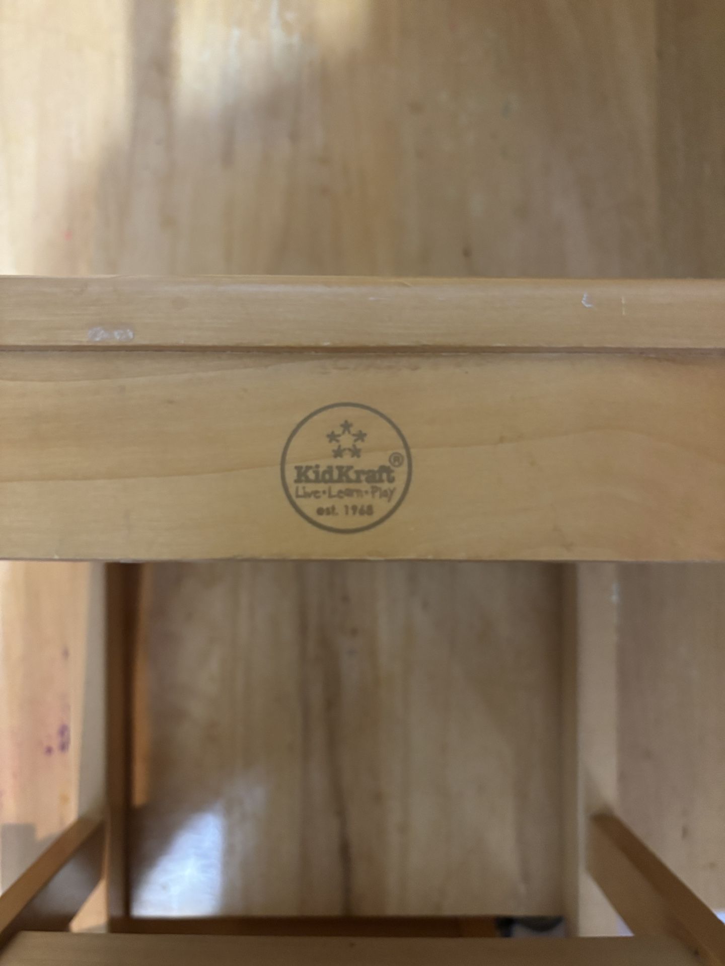 Kid Kraft Table & 4  Chairs