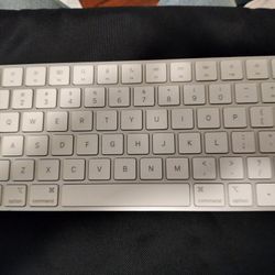 Apple Magic Keyboard A2449 