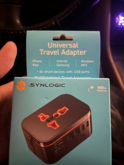 Universal travel adapter