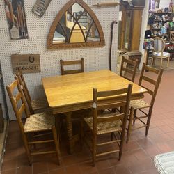 Solid Oak Dining Table with 2 Leafs and 6 Ladderback Chairs