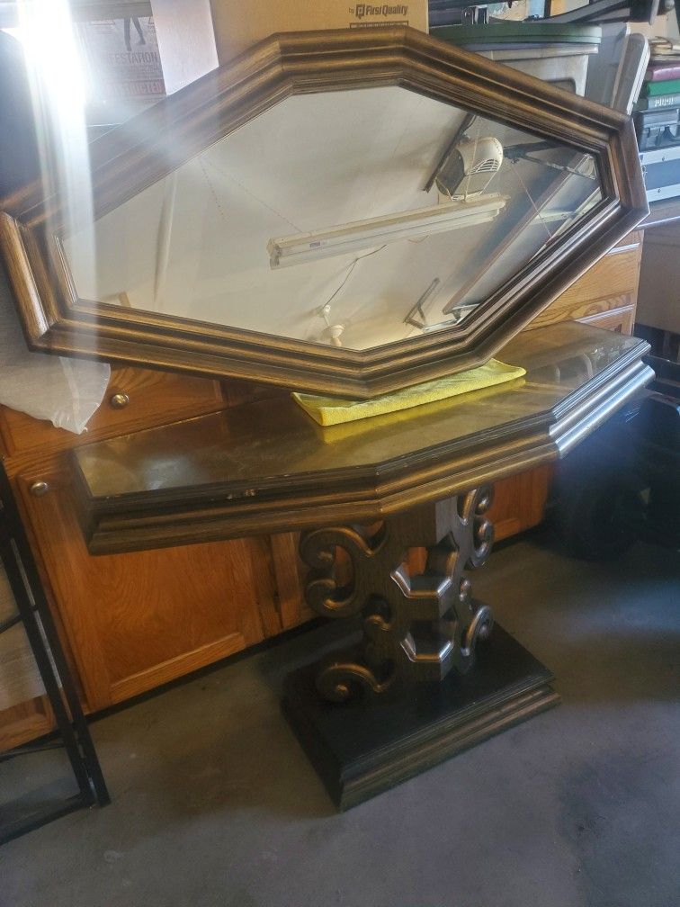 1960s Vintage Hollywood Regency Gold Gilded 2 Piece Console Table & Mirror Set