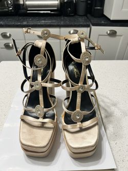  Elegant Women's Strappy Mata Shoes