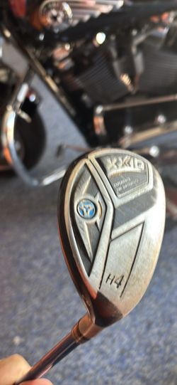XXIO 4 hybrid reg shaft 20 degree golf club