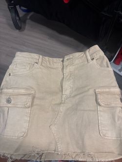 Kaki skirt small fit medium