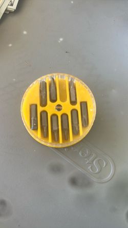 Screwdriver Bit Set in Round Case