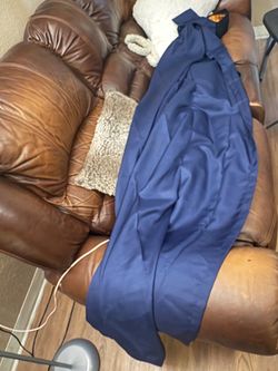 $5 Dark blue curtain 1x 1.8 meters